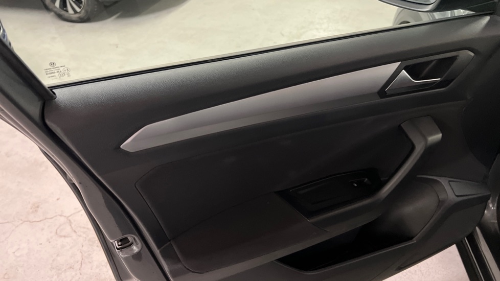 Used Volkswagen T-Roc 2023 for sale - 76684102: Photo 41