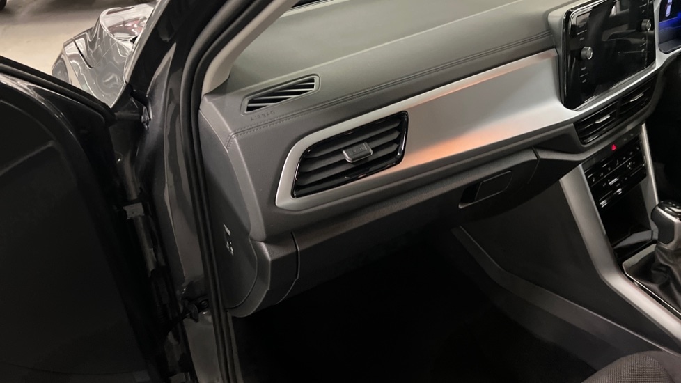 Used Volkswagen T-Roc 2023 for sale - 76684102: Photo 43