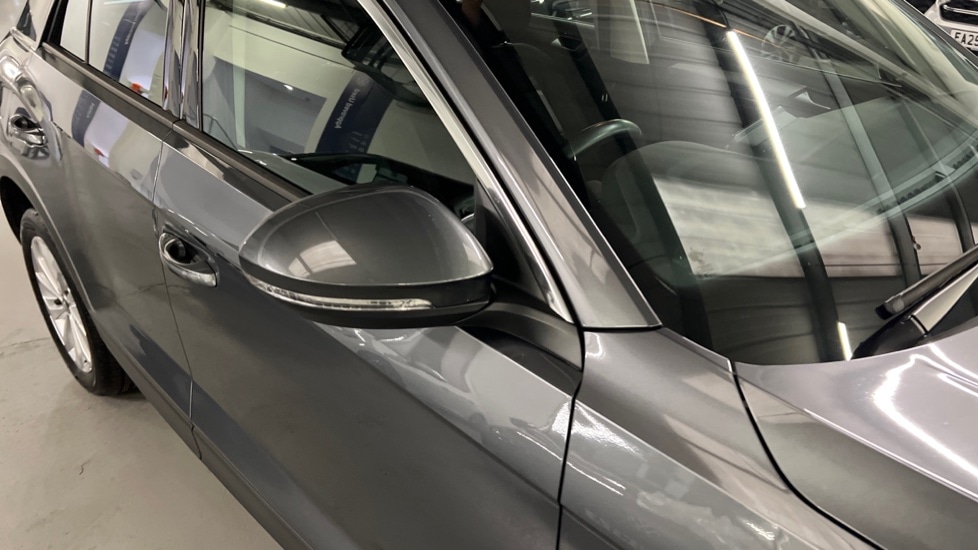 Used Volkswagen T-Roc 2023 for sale - 76684102: Photo 53