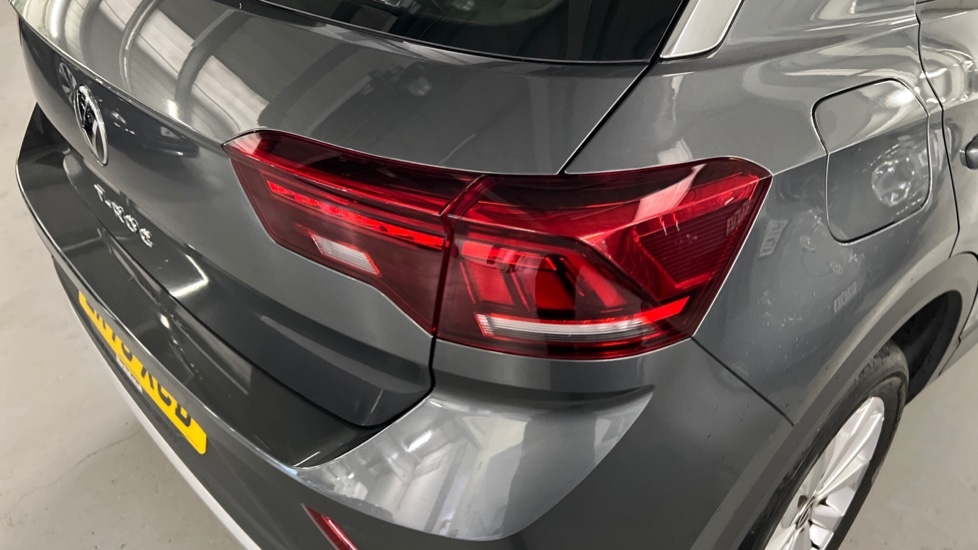 Used Volkswagen T-Roc 2023 for sale - 76684102: Photo 56