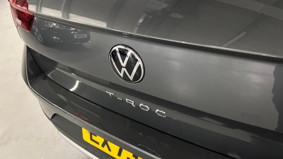 Used Volkswagen T-Roc 2023 for sale - 76684102: Photo 58
