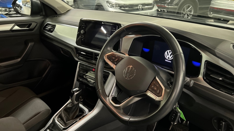 Used Volkswagen T-Roc 2023 for sale - 76684102: Photo 6