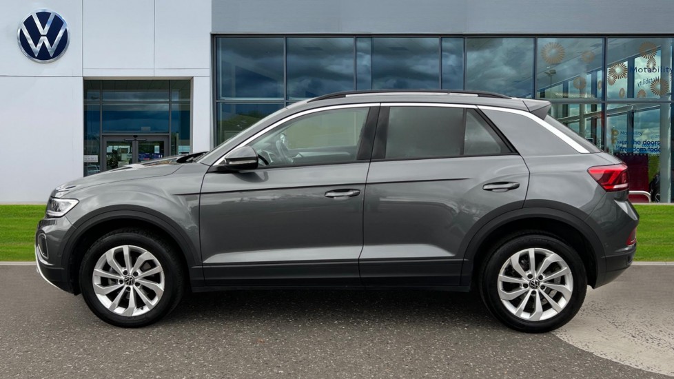 Used Volkswagen T-Roc 2023 for sale - 76684102: Photo 9