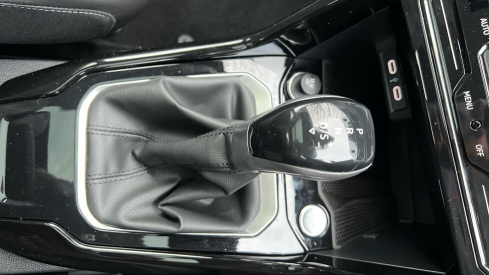 Used Volkswagen T-Roc 2025 for sale - 76684305: Photo 35