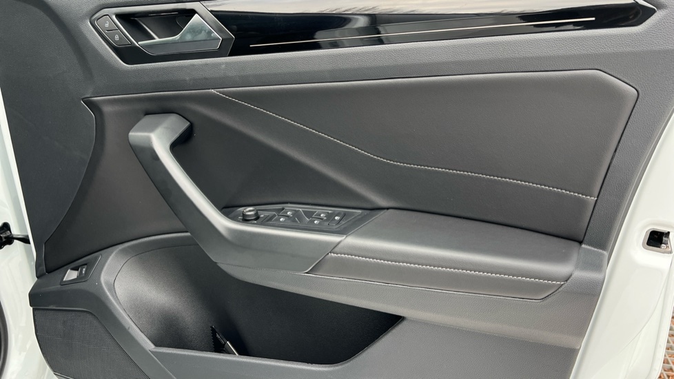 Used Volkswagen T-Roc 2025 for sale - 76684305: Photo 37