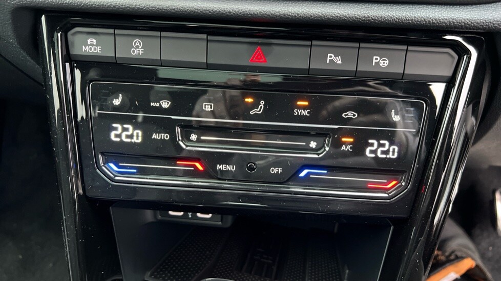 Used Volkswagen T-Roc 2025 for sale - 76684305: Photo 54