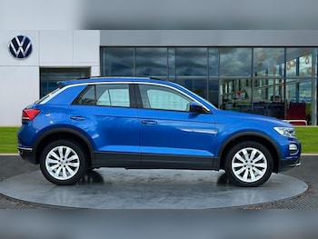 Used Volkswagen T-Roc 2019 for sale - 76872935: Photo