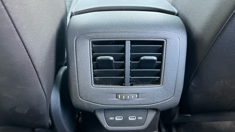 Used Volkswagen T-Roc 2023 for sale - 76871652: Photo 34