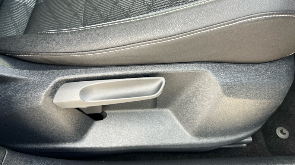 Used Volkswagen T-Roc 2023 for sale - 76871652: Photo 39