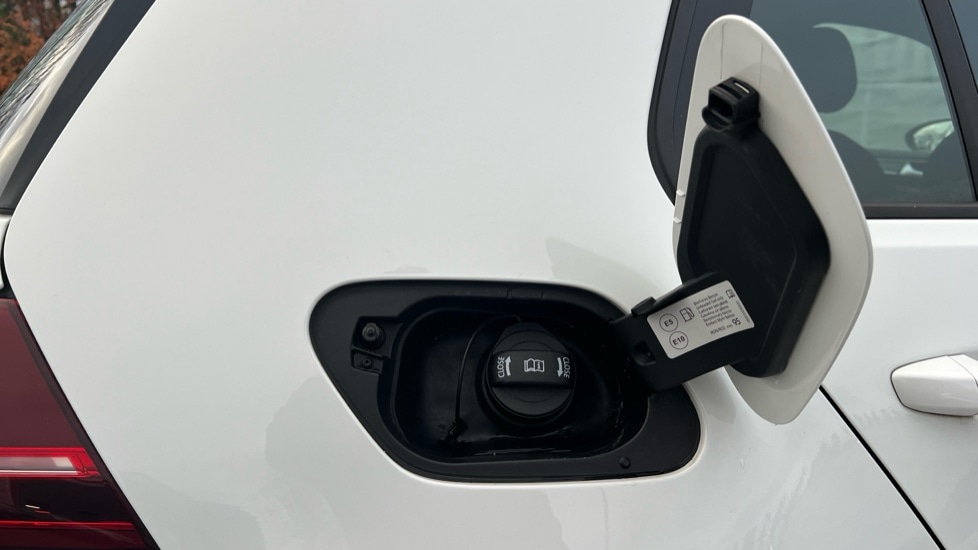 Used Volkswagen Golf 2020 for sale - 76999530: Photo 29