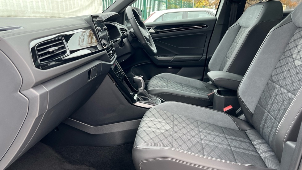 Used Volkswagen T-Roc 2025 for sale - 76872886: Photo 2