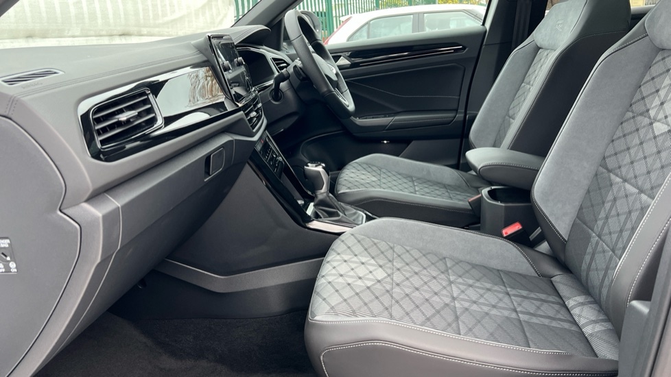 Used Volkswagen T-Roc 2025 for sale - 76872886: Photo 28