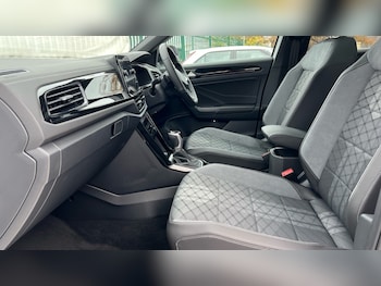 Used Volkswagen T-Roc 2025 for sale - 76872886: Photo