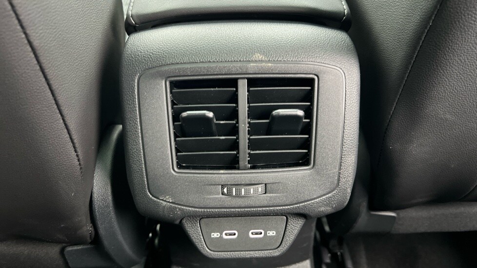 Used Volkswagen T-Roc 2025 for sale - 76872886: Photo 34