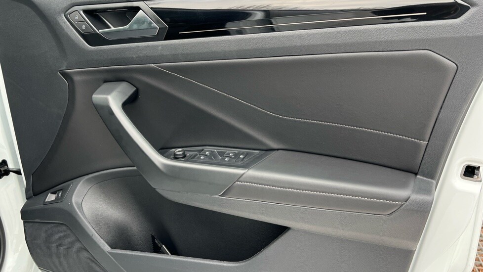 Used Volkswagen T-Roc 2025 for sale - 76872886: Photo 37