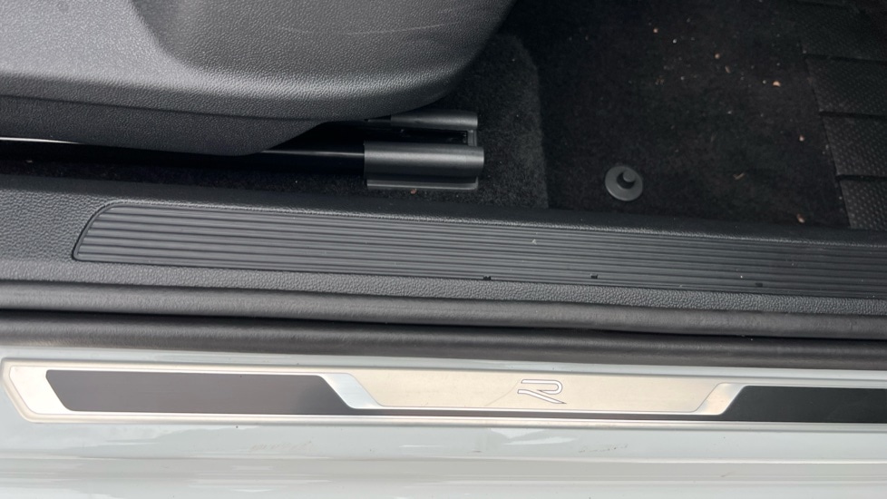 Used Volkswagen T-Roc 2025 for sale - 76872886: Photo 40