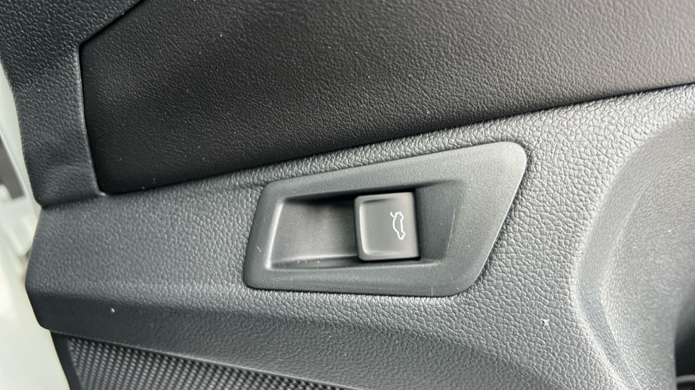 Used Volkswagen T-Roc 2025 for sale - 76872886: Photo 51