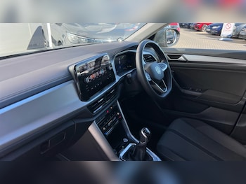 Used Volkswagen T-Roc 2024 for sale - 75464851: Photo