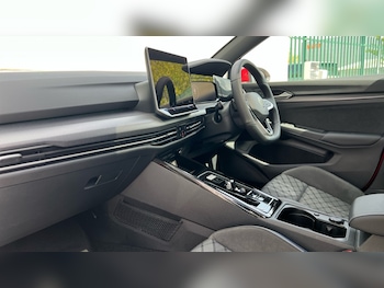 Used Volkswagen Golf 2025 for sale - 76172315: Photo 2