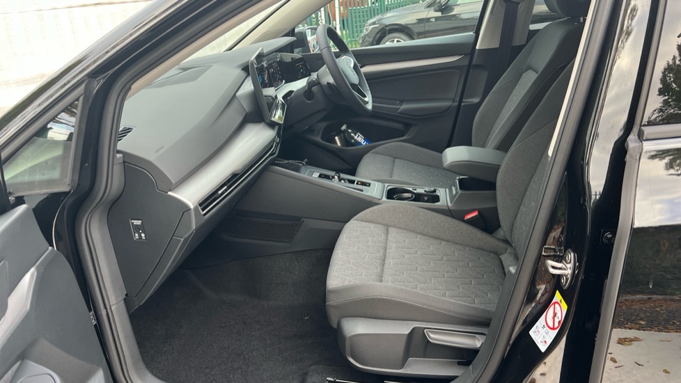 Used Volkswagen Golf 2025 for sale - 76328056: Photo 28