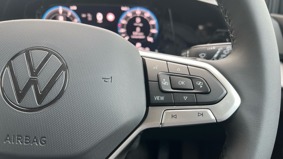 Used Volkswagen Golf 2025 for sale - 76328056: Photo 31