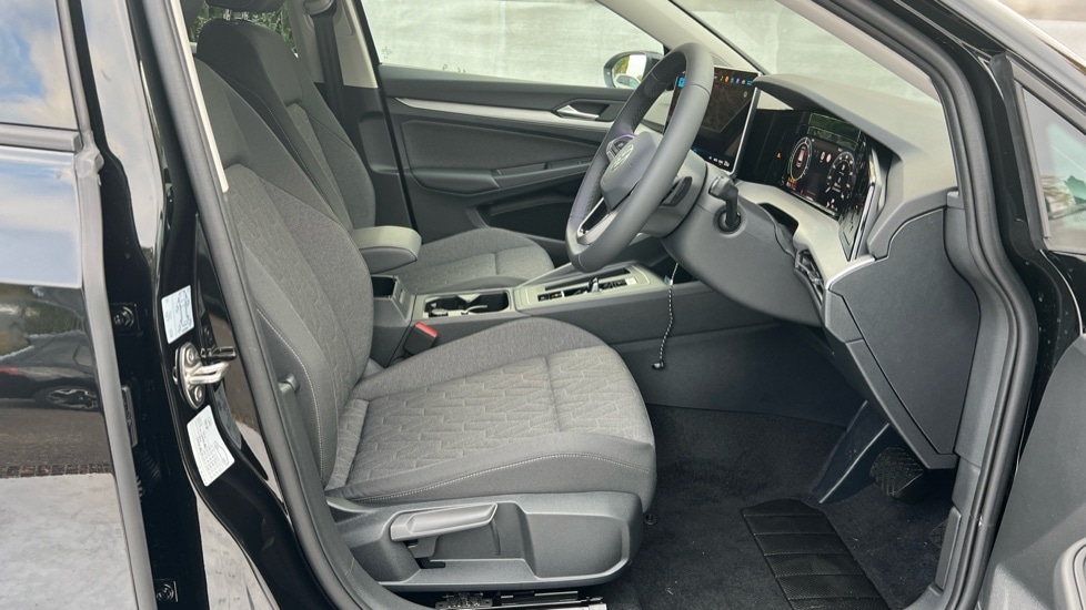 Used Volkswagen Golf 2025 for sale - 76328056: Photo 5