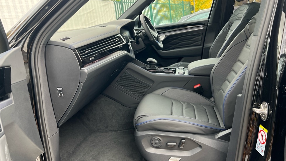 Used Volkswagen Touareg 2025 for sale - 76501467: Photo 28