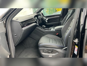 Used Volkswagen Touareg 2025 for sale - 76501467: Photo