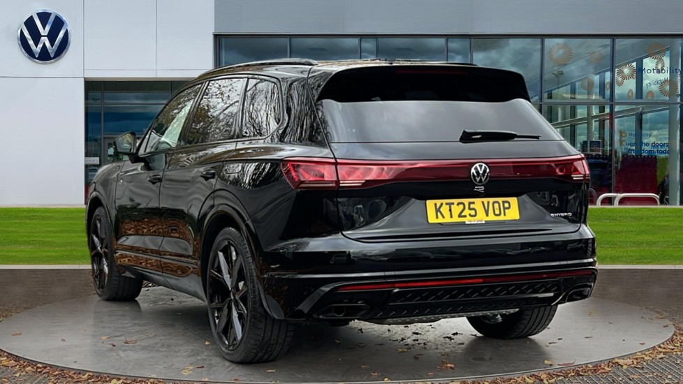 Used Volkswagen Touareg 2025 for sale - 76501467: Photo 3