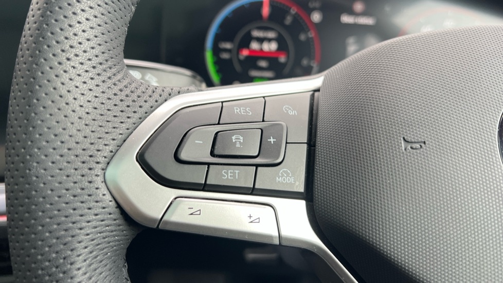 Used Volkswagen Touareg 2025 for sale - 76501467: Photo 30