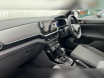 Used Volkswagen T-Cross 2025 for sale - 76328001: Photo 2