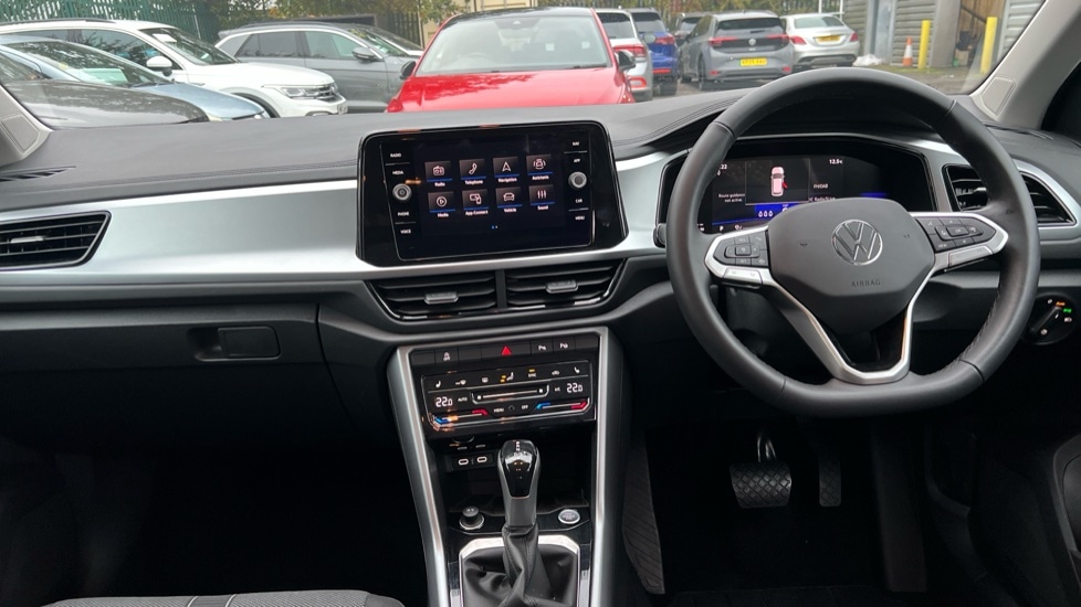 Used Volkswagen T-Roc 2025 for sale - 76869593: Photo 11