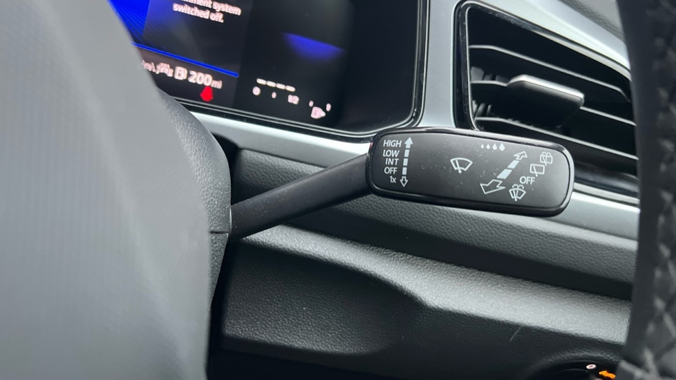 Used Volkswagen T-Roc 2025 for sale - 76869593: Photo 32