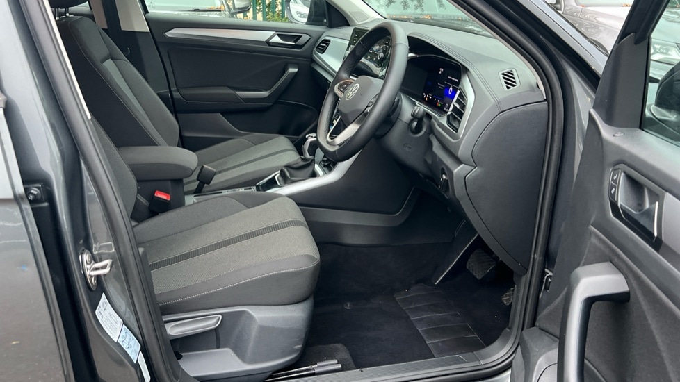 Used Volkswagen T-Roc 2025 for sale - 76869593: Photo 5