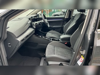 Used Volkswagen Golf 2025 for sale - 76523555: Photo