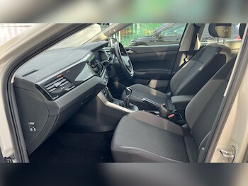 Used Volkswagen Polo 2021 for sale - 76124397: Photo 2