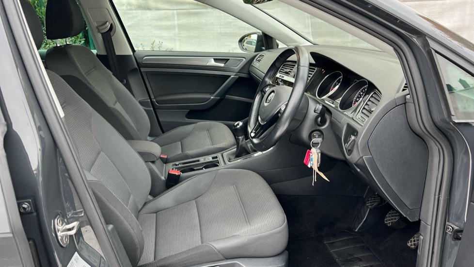 Used Volkswagen Golf 2020 for sale - 76630125: Photo 26