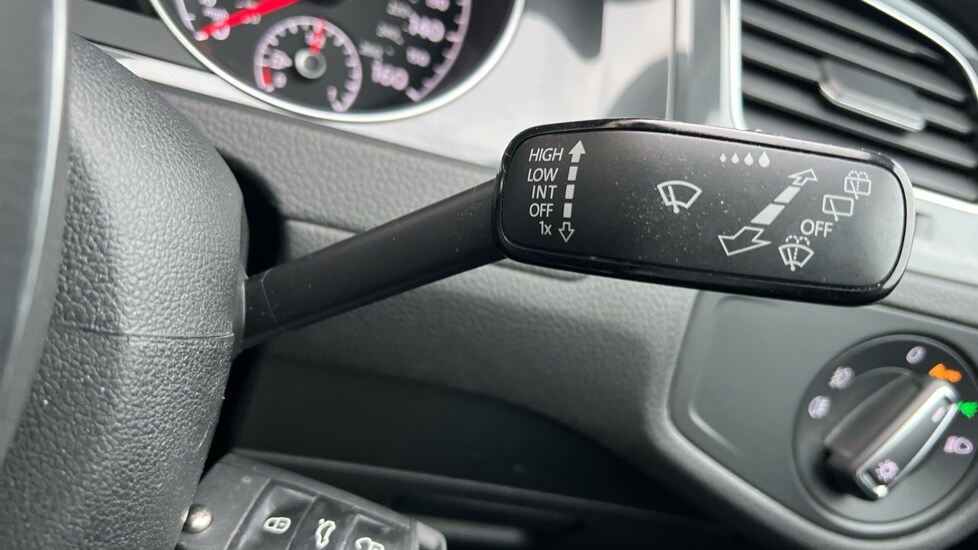 Used Volkswagen Golf 2020 for sale - 76630125: Photo 32