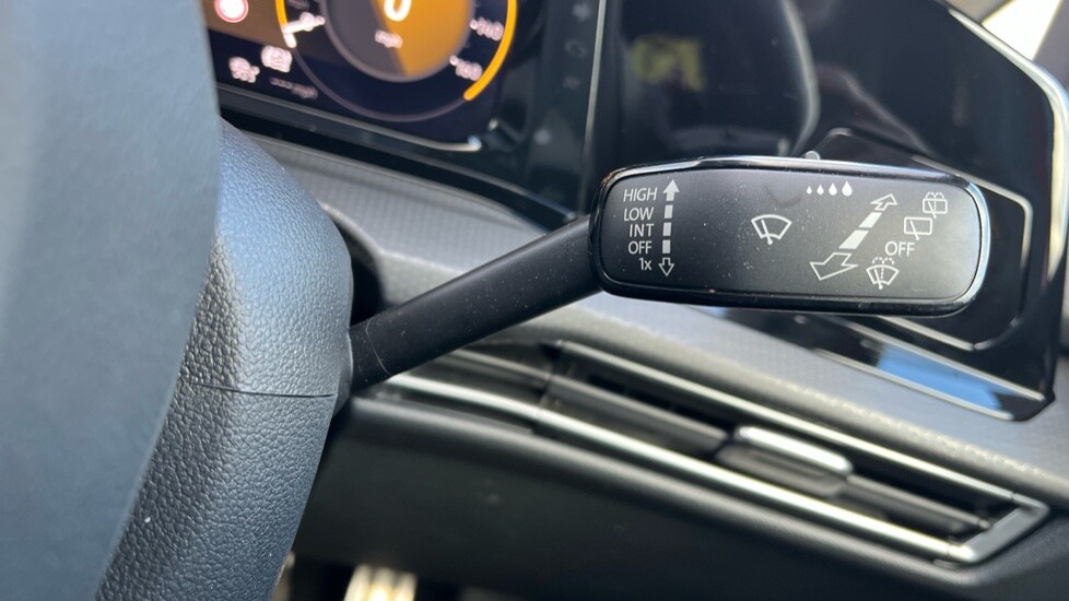 Used Volkswagen Golf 2021 for sale - 77060710: Photo 32