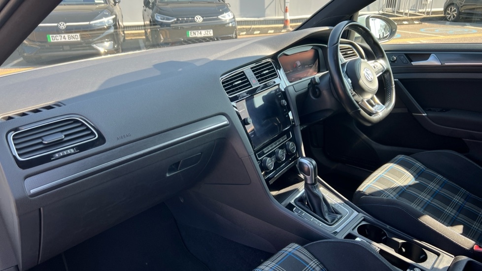 Used Volkswagen Golf 2020 for sale - 76442064: Photo 10