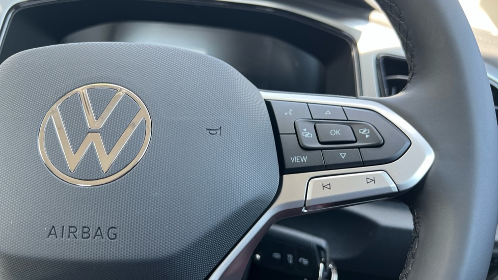 Used Volkswagen T-Roc 2025 for sale - 76868911: Photo 31