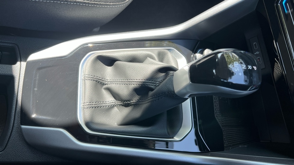 Used Volkswagen T-Roc 2025 for sale - 76868911: Photo 35