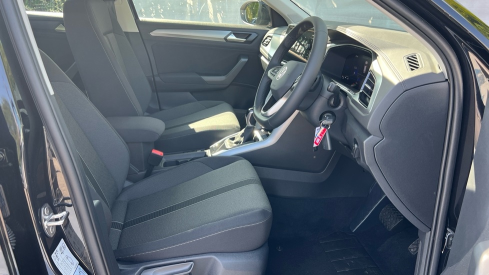 Used Volkswagen T-Roc 2025 for sale - 76868911: Photo 5