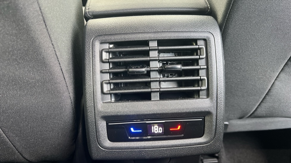 Used Volkswagen Golf 2025 for sale - 76870388: Photo 34