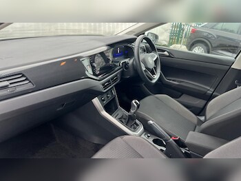 Used Volkswagen Polo 2024 for sale - 76971227: Photo