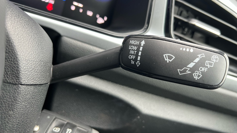 Used Volkswagen T-Roc 2022 for sale - 76750180: Photo 32