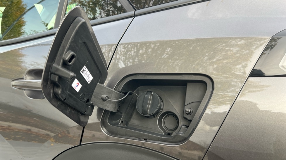 Used Peugeot 2008 2022 for sale - 76796234: Photo 21