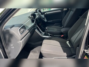 Used Volkswagen T-Roc 2024 for sale - 75451627: Photo