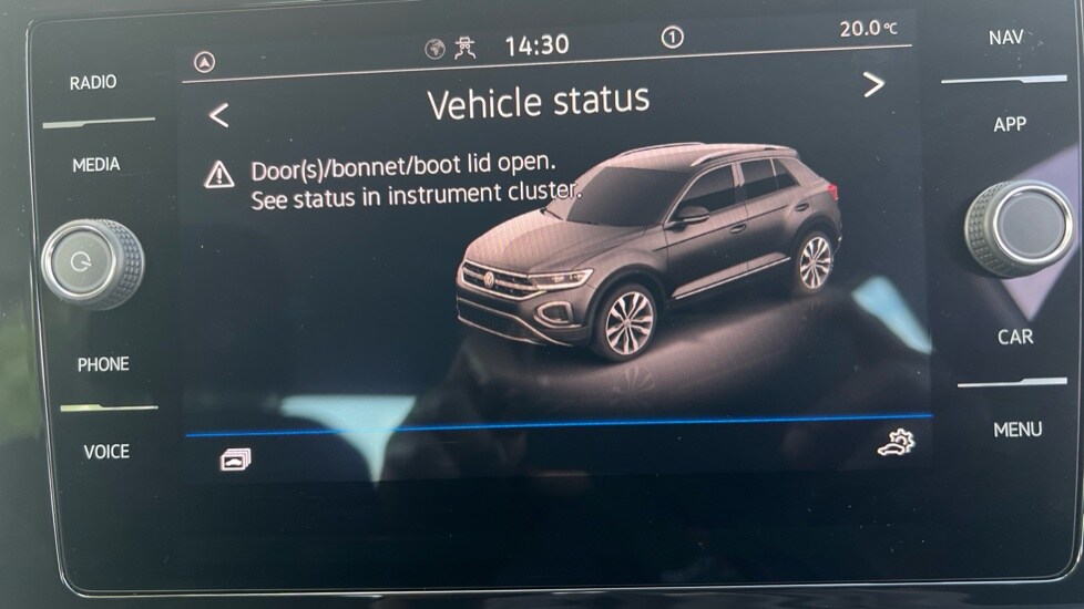 Used Volkswagen T-Roc 2025 for sale - 76868912: Photo 23