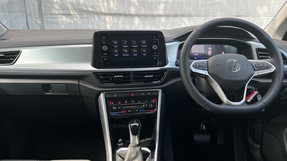 Used Volkswagen T-Roc 2025 for sale - 76868912: Photo 27